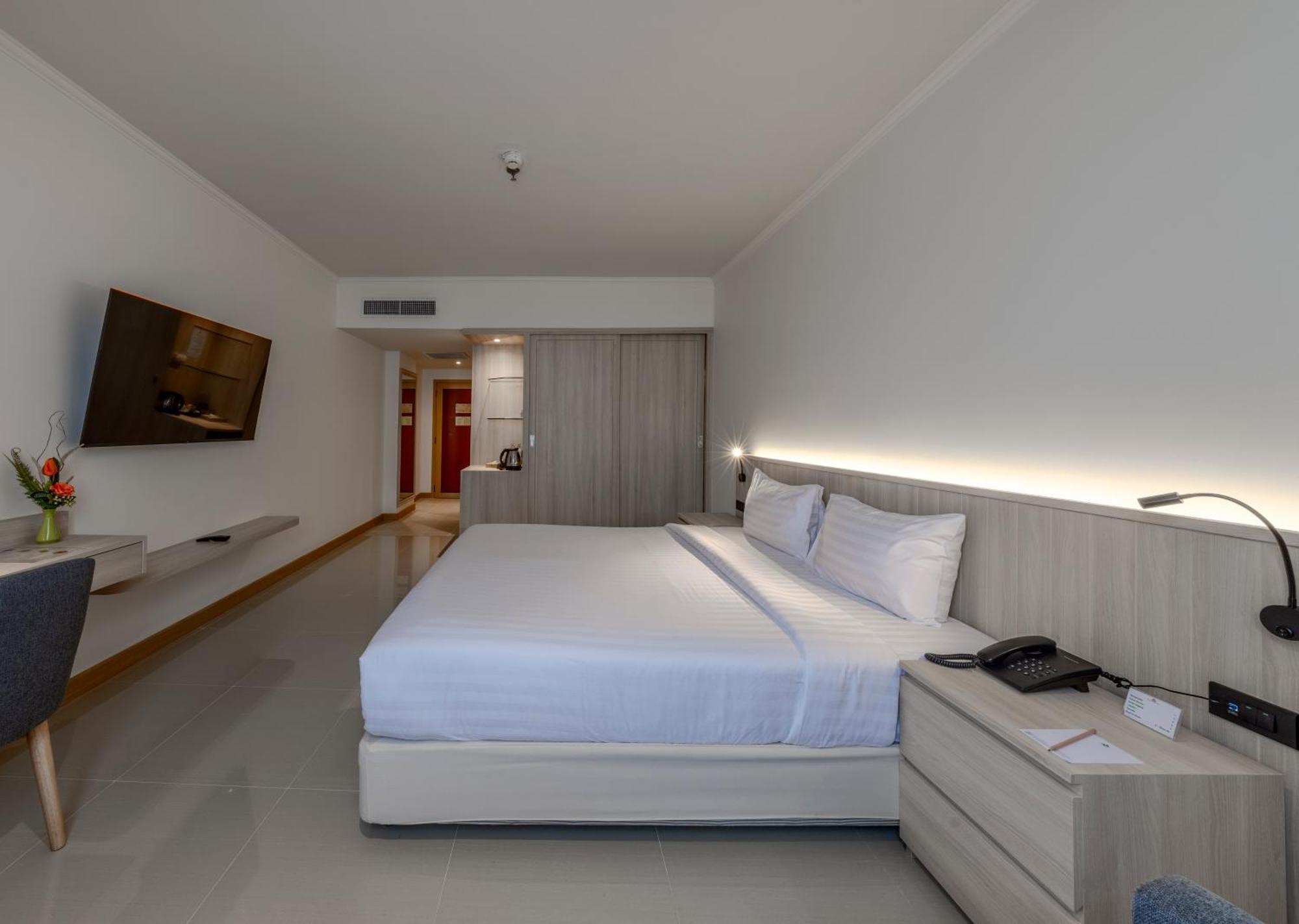 The Maruay Garden Hotel Bangkok Exterior foto