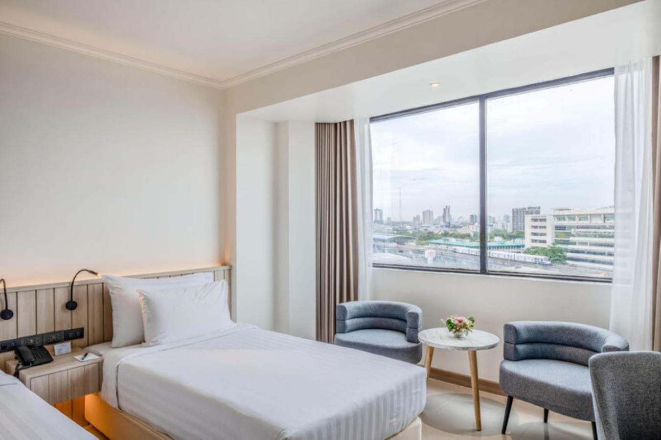 The Maruay Garden Hotel Bangkok Exterior foto