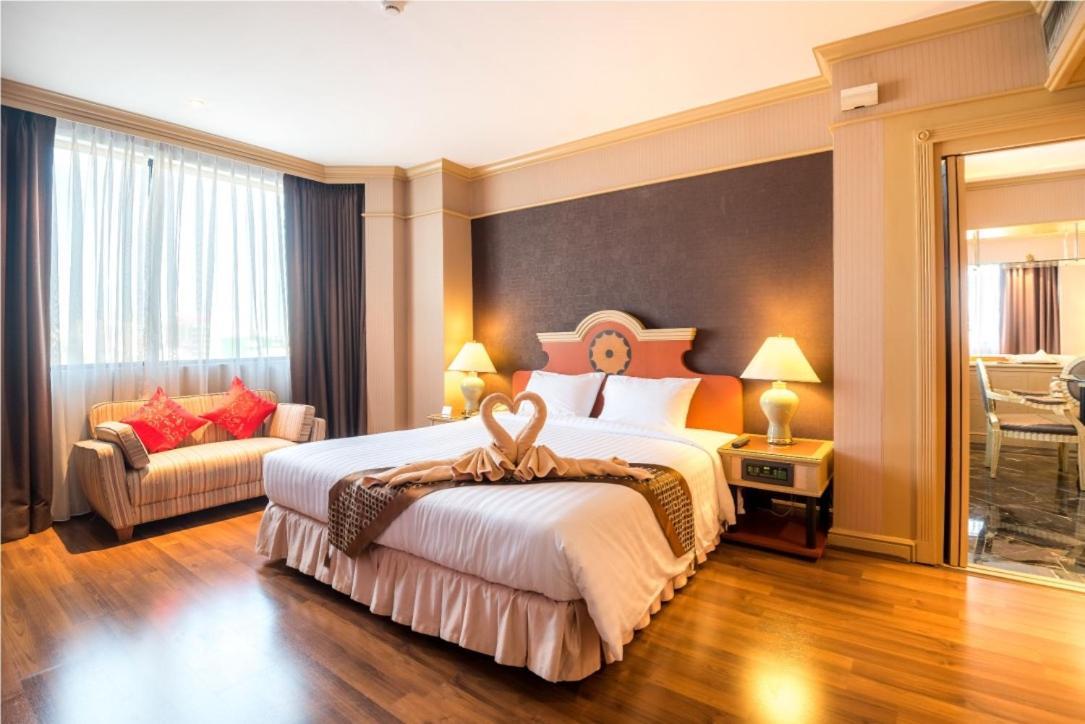 The Maruay Garden Hotel Bangkok Exterior foto